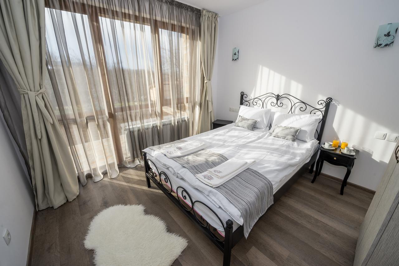 Sinjirite Complex Hotel Elena Buitenkant foto
