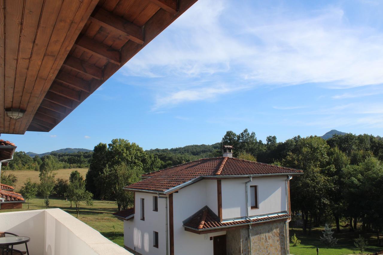 Sinjirite Complex Hotel Elena Buitenkant foto