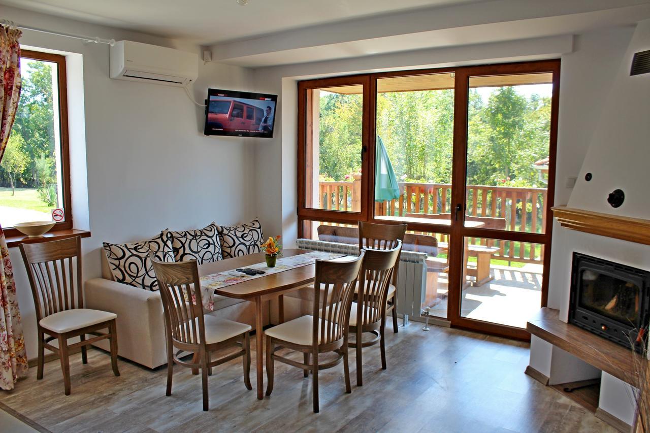 Sinjirite Complex Hotel Elena Buitenkant foto