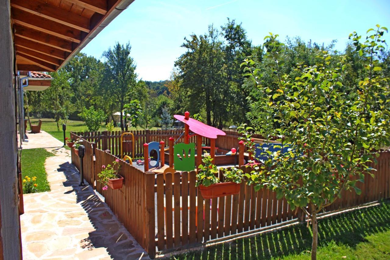 Sinjirite Complex Hotel Elena Buitenkant foto